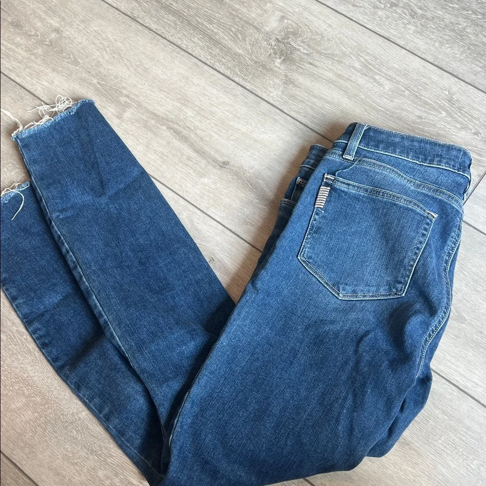 PAIGE Light Blue Distressed Verdugo ankle Jeans size 27 - Picture 6 of 7